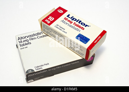 Foto von Atorvastatin-Tabletten in 2 Marken, cholesterinsenkende Medikamente in Großbritannien Stockfoto