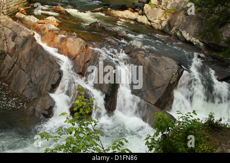 Die Waschbecken. Wasserfall, Kaskaden, auf Little River Road. Great Smoky Mountains Nationalpark. Gatlinburg, Tennessee, USA. Stockfoto