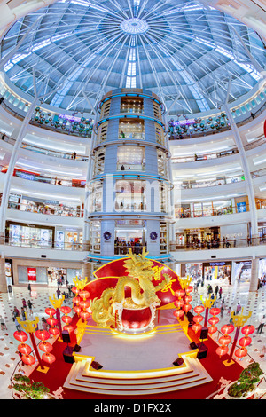 Interieur eines modernen Shopping Komplex am Fuße der Petronas Towers, Kuala Lumpur, Malaysia, Südostasien, Asien Stockfoto
