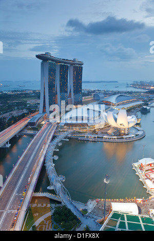 Die Helix-Brücke und Marina Bay Sands Singapur, Marina Bay, Singapur, Südostasien, Asien Stockfoto