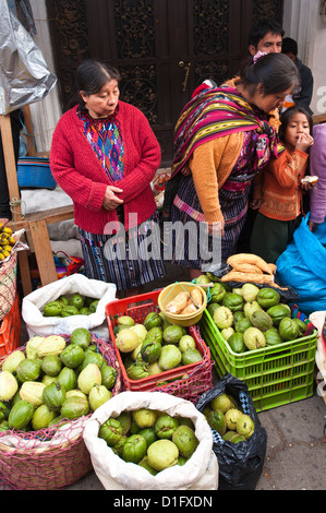 Outdoor-Markt in Chichicastenango, Guatemala, Mittelamerika Stockfoto