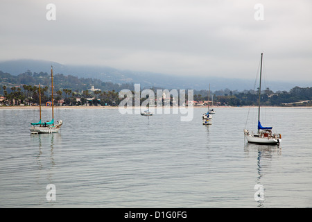 Yachten aus Santa Barbara Strand verankert Stockfoto