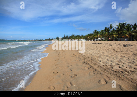 Strand, Isla Verde, San Juan, Puerto Rico, West Indies, Karibik, Vereinigte Staaten von Amerika, Mittelamerika Stockfoto