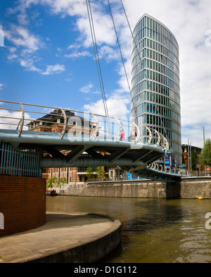 Das Bristol Auge - ein zeitgenössischer mehrstöckigen Bürogebäude von Temple Meads und dem schwimmenden Hafen Stockfoto