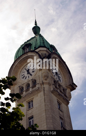 LIMOGES TRAIN STATION CLOCK TOWER Stockfoto