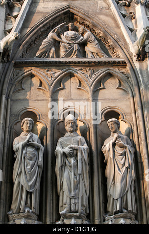 Apostel Skulpturen, Süd-Fassade, die Kathedrale Notre Dame, Paris, Frankreich, Europa Stockfoto