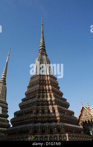 Chedi im Wat Po (Wat Phra Chetuphon), Bangkok, Thailand, Südostasien, Asien Stockfoto