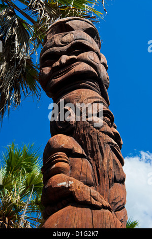 Hölzerne Statuen in der Skulptur Garten von La Foa, Westküste von Grand Terre, Neukaledonien, Melanesien, Südsee, Pazifik Stockfoto