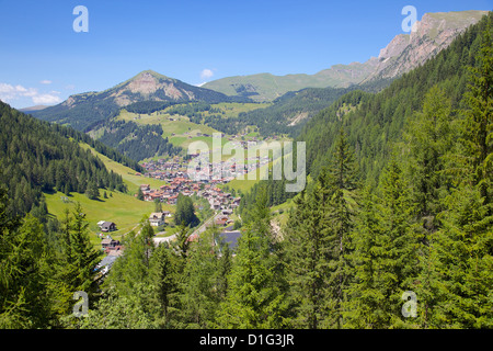 Blick über Stadt, Wolkenstein Gröden, Grödner Tal, Provinz Bozen, Trentino-Alto Adige/Südtirol, Dolomiten, Italien Stockfoto