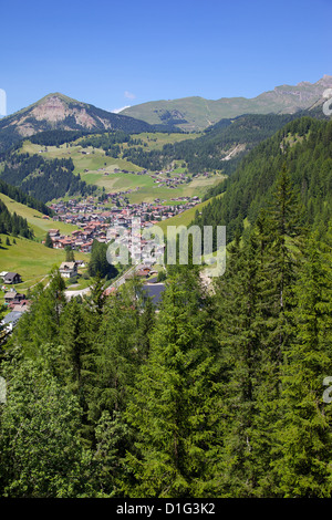 Blick über Stadt, Wolkenstein Gröden, Grödner Tal, Provinz Bozen, Trentino-Alto Adige/Südtirol, Dolomiten, Italien Stockfoto