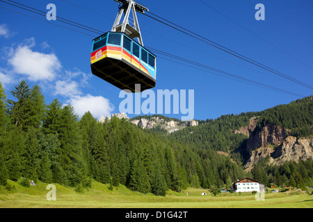 Seilbahn, Vigo di Fassa, Fassatal, Provinz Trento, Trentino-Alto Adige/Südtirol, Dolomiten, Italien, Europa Stockfoto