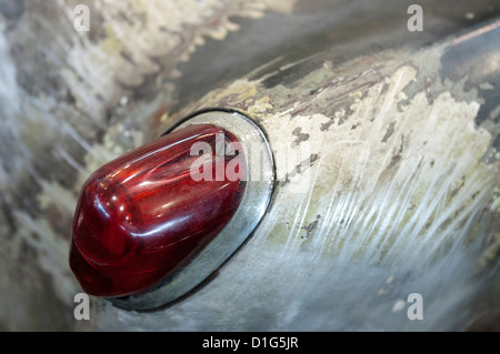 Unrestaurierten Oldtimer Aston Martin in einem Zustand der "Barnfind" Stockfoto