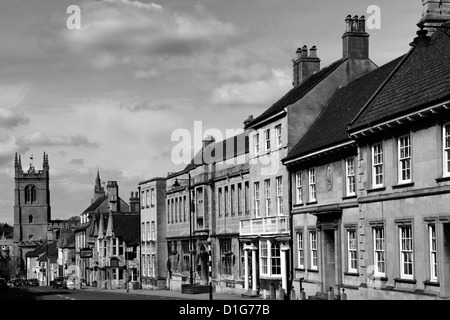 Schwarz / weiß-Panorama-Bild von Gebäuden in der historischen Marktstadt von Stamford, Lincolnshire, England, UK Stockfoto