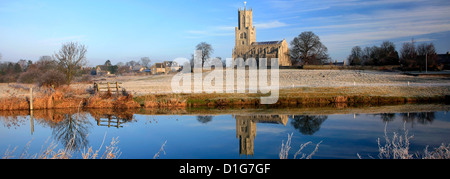 Winter Frost über St Mary und Allerheiligen Kirche Fotheringhay Northamptonshire England Großbritannien UK Stockfoto