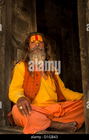 Ein Sadhu, Heiliger Mann, Pashupatinath Tempel, Kathmandu, Nepal Stockfoto