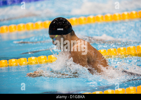 Kosuke Kitajima (JPN) im Wettbewerb mit den Herren 100 m Brustschwimmen Wärme auf die Olympischen Sommerspiele 2012, London, England. Stockfoto