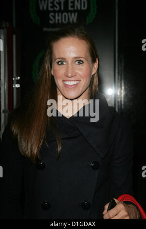 London, UK, 20.12.2012: Helen Glover kommt für "Wicked" VIP-Gala-Abend am Apollo Victoria Theatre Stockfoto