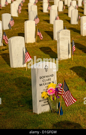 Szene in Sitka Staatsangehörig-Kirchhof am Veterans Day 2012. Stockfoto