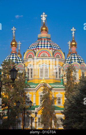 Zenkov Kathedrale, ganz aus Holz gebaut, Panfilov Park, Almaty, Kasachstan, Zentralasien, Asien Stockfoto
