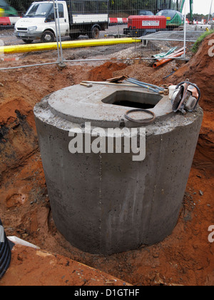 Straße Bau Website UK Schacht Inspektion Kammer Fang-Grube Catchpit Pre-Fertigteil Beton in-Situ in Situ Insitu gegossen Stockfoto