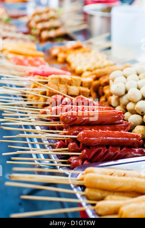 Thailändisches Essen auf einer Straße Garküche auf dem Markt der Khaosan Road in Bangkok, Thailand, Südostasien, Asien Stockfoto