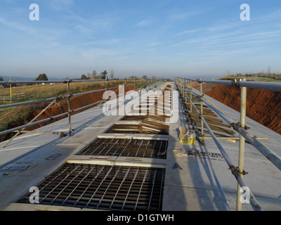 BEBO Betonfertigteile Schnitt und Deckel wölben Tunnel gegossen in-Situ-Krone Gelenk mit Verstärkung für Beton zu gießen bereit gestellt Stockfoto