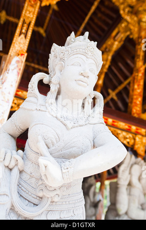 Steinstatue, Hindu-Tempel Pura Tirta Empul, Tampaksiring, Bali, Indonesien, Südostasien, Asien Stockfoto