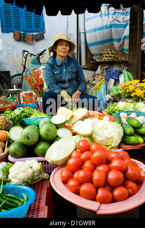 Pflanzliche Verkäufer Porträt, Hoi an einen Markt, Vietnam, Indochina, Südostasien, Asien Stockfoto