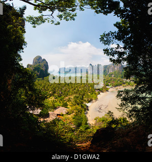 East Railay Beach und Ao Phra Nang Beach Sicht Railay (Rai Leh), Süd-Thailand, Südostasien, Asien Stockfoto