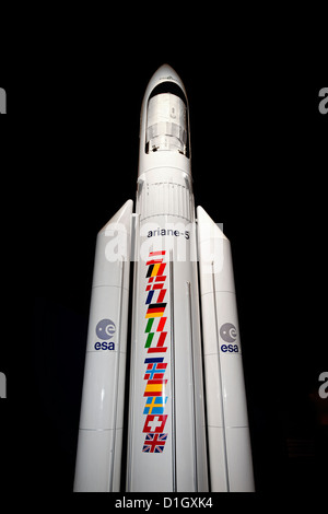 Die europäische Trägerrakete Ariane 5-Trägerrakete, ESA, ESA, Modell der 1990er Jahre Euro Space Center, Transinne, Belgien, Europa Stockfoto