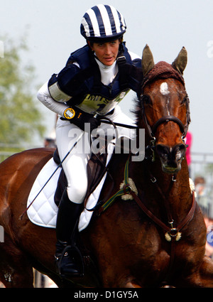 24.04.2011 Carroll Powell auf Boston Kredit zwei an Badminton Horse Trials James Galvin Stockfoto