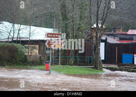 22. Dezember 2012. Hochwasser an der Gower Heritage Centre in Parkmill in der Nähe von Swansea wurden heute Nachmittag als Teile der Halbinsel Gower überschwemmt mit dem Starkregen fegt in ganz Großbritannien. Stockfoto