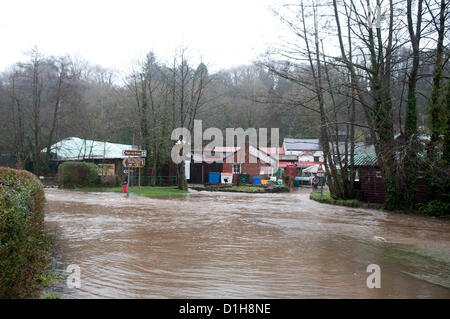 22. Dezember 2012. Hochwasser an der Gower Heritage Centre in Parkmill in der Nähe von Swansea wurden heute Nachmittag als Teile der Halbinsel Gower überschwemmt mit dem Starkregen fegt in ganz Großbritannien. Stockfoto