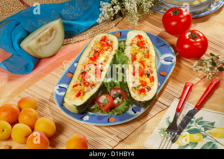 Gebackene Zucchini mit vagatables Stockfoto