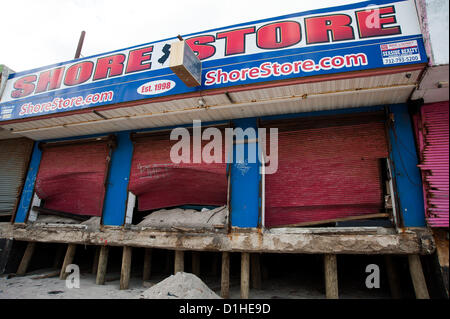 Seaside Heights, NJ, USA, 22. Dezember 2012. Die Shore-Store auf MTVs "Jersey Shore" erlitten Schäden nach Hurrikan Sandy gesehen. Stockfoto