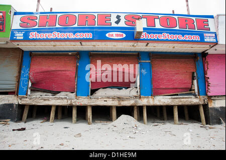 Seaside Heights, NJ, USA, 22. Dezember 2012. Die Shore-Store auf MTVs "Jersey Shore" erlitten Schäden nach Hurrikan Sandy gesehen. Stockfoto