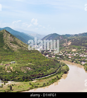 Panoramablick von Narikala Festung Tbilisi, Blick zum historischen Teil der Hauptstadt der Republik Georgien Stockfoto