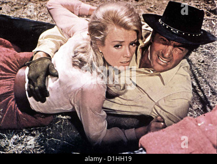 Todfeinde 5 Card Stud Inger Stevens, Dean Martin Lily (Inger Stevens), Van (Dean Martin) *** lokalen Caption *** 1968-- Stockfoto