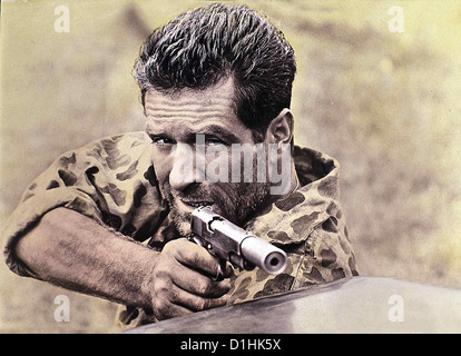 Verrat In Der Bucht Ambush Bay Hugh O' Brian Eine Patrouille der US-Navy Söll General MacArthurs Invasion Auf Den Philippinen Stockfoto