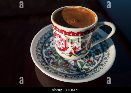 Eine Tasse türkischen Kaffee in Istanbul, Türkei Stockfoto