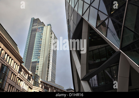 Heron-Tower (L) und die Gurke (R) im Herzen der City of London Stockfoto