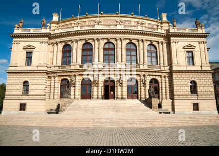 Das Rudolfinum, ein Musik-Auditorium auf Jan-Palach-Platz in Prag, die Hauptstadt der Tschechischen Republik. Stockfoto