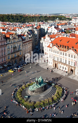 Jizchak Náměstí (Altstädter Ring) und Jan Hus-Denkmal in Prag, die Hauptstadt der Tschechischen Republik. Stockfoto