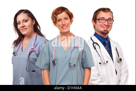 Gruppe des Lächelns, männliche und weibliche Ärzte oder Krankenschwestern isoliert auf weißem Hintergrund. Stockfoto