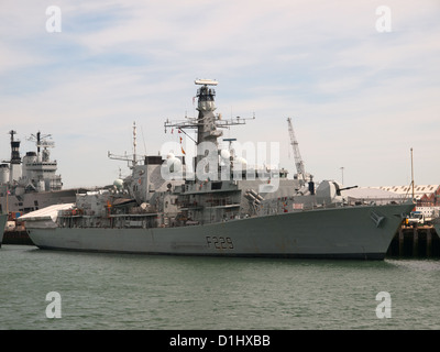 HMS Lancaster Typ 23 Frigate festgemacht in Portsmouth Harbour Hampshire England UK Stockfoto