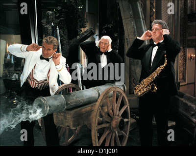 2002 - Durchgeknallt Im All 2001 - Space Travestie Ezio Greggio, Leslie Nielsen, Damian Mason Kapitän Valentino Di Pasquale Stockfoto