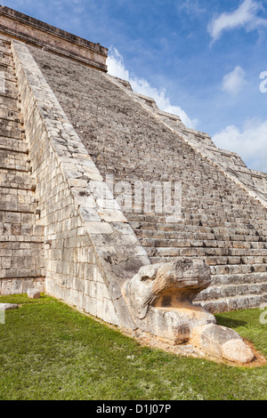 Kukulkan Pyramide in Chichen Itza auch genannt Chichén Itzá, Halbinsel Yucatan, Quintana Roo, Mexiko, El Castillo (Schloss) Stockfoto