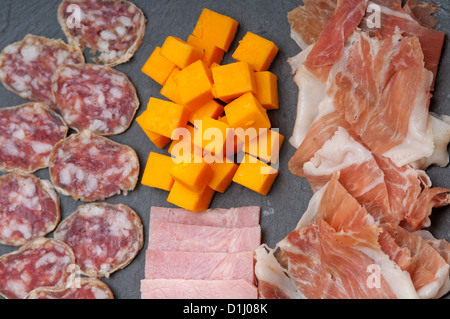 verschiedene frische Aufschnitt Platte italienische Vorspeise Stockfoto