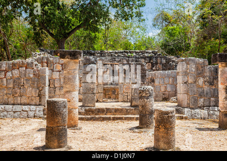 Stein-Säulen in Chichen Itza, Halbinsel Yucatan, Quintana Roo, Mexiko Stockfoto