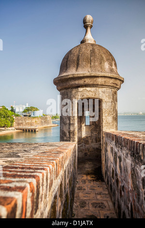 Ein Schilderhaus, Castillo San Felipe del Morro, San Juan National Historic Site, einen Nationalpark in Old San Juan, Puerto Rico Stockfoto